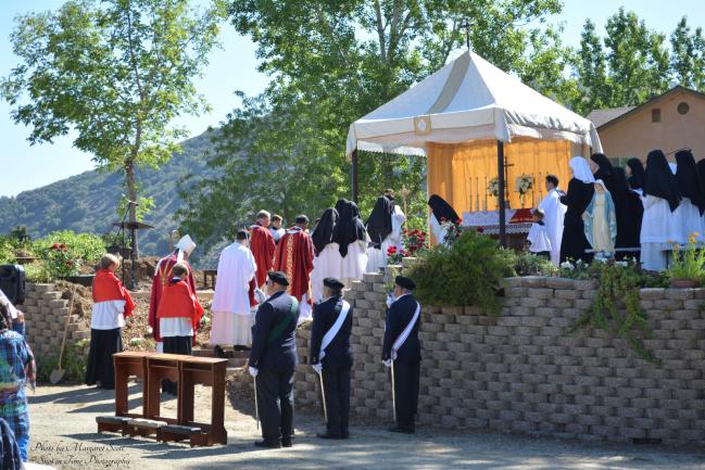 08 Procession
